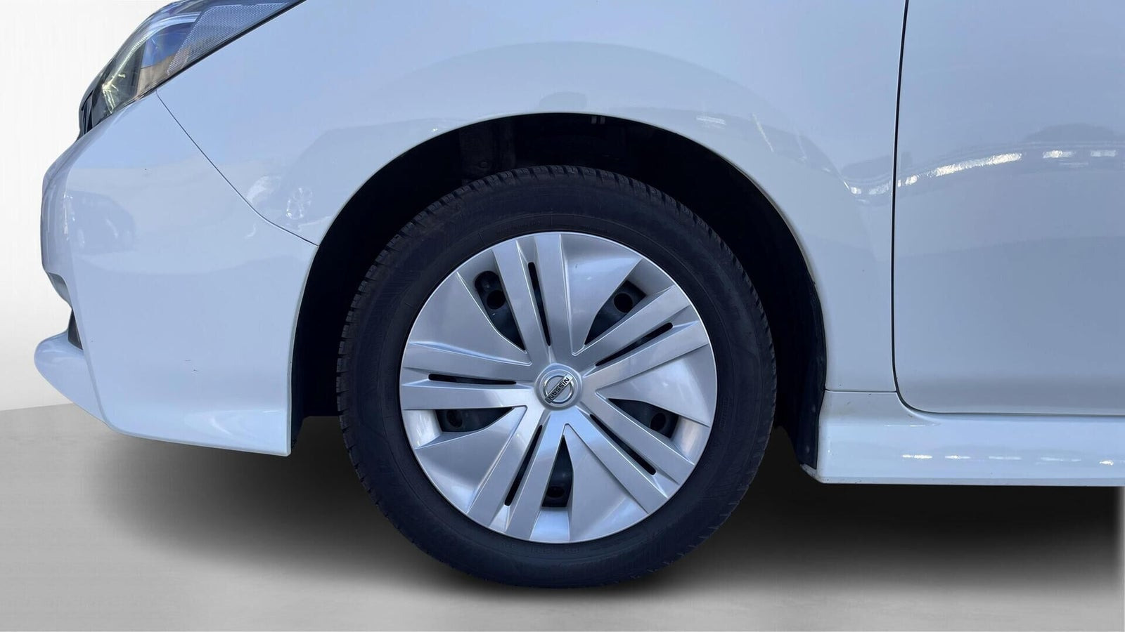 Hvid Nissan Leaf fra 2022