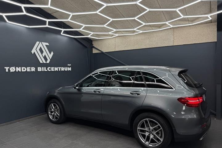 Grå Mercedes GLE350 d fra 2018