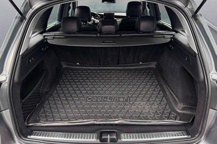 Grå Mercedes GLE350 d fra 2018