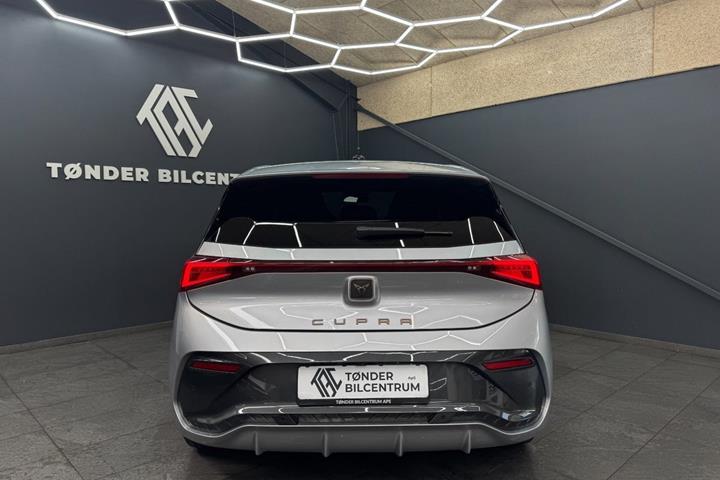 Sølv Cupra Born fra 2026