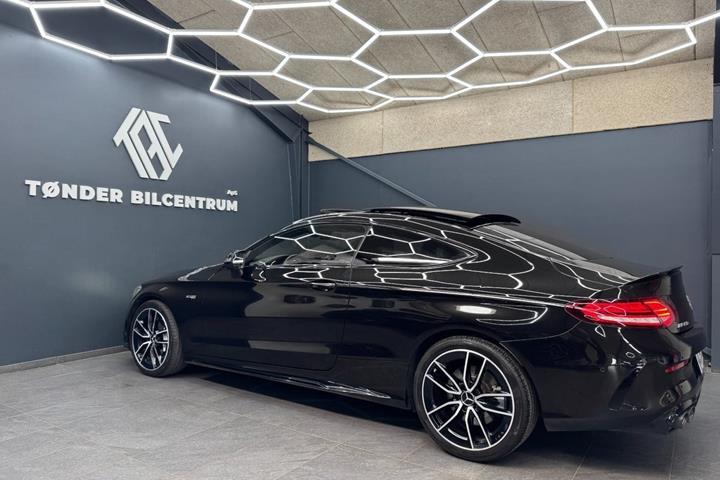 Sort Mercedes C43 fra 2020