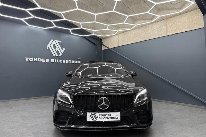 Sort Mercedes C43 fra 2020
