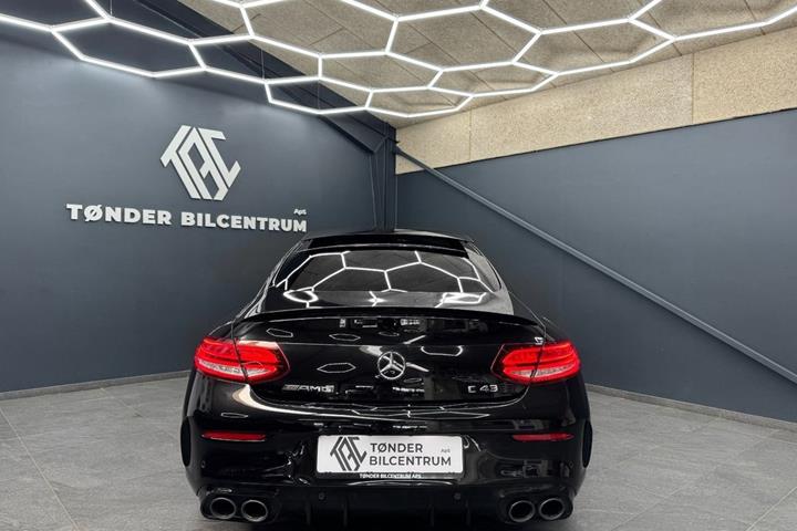 Sort Mercedes C43 fra 2020