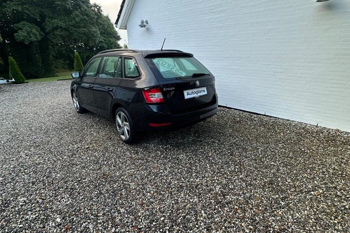 Sort Skoda Fabia fra 2019