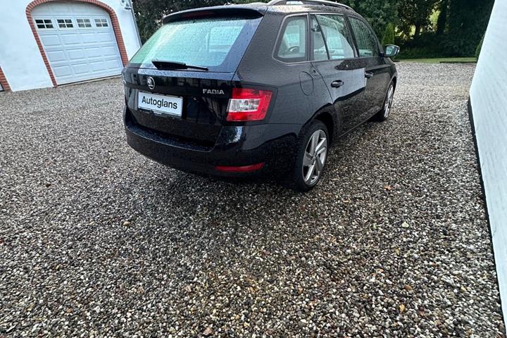 Sort Skoda Fabia fra 2019