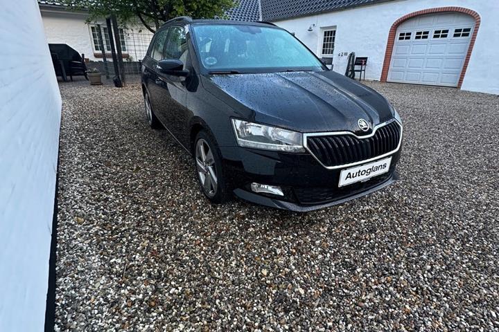 Sort Skoda Fabia fra 2019