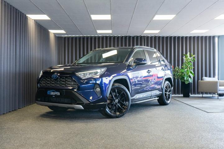 Blå Toyota RAV4 fra 2019