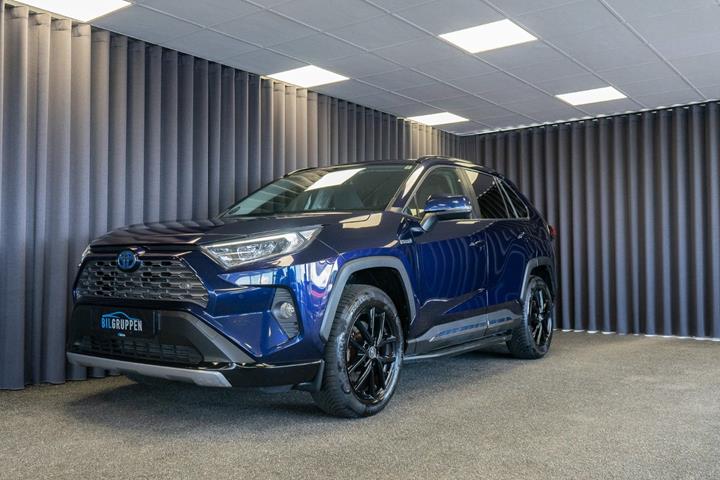 Blå Toyota RAV4 fra 2019