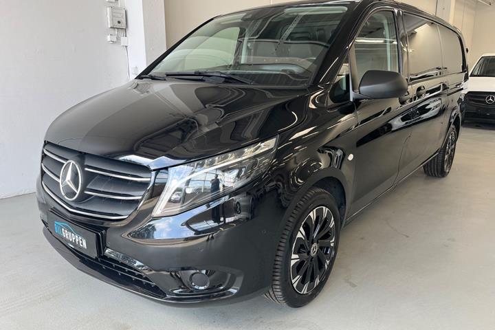 Sort Mercedes Vito 114 fra 2023
