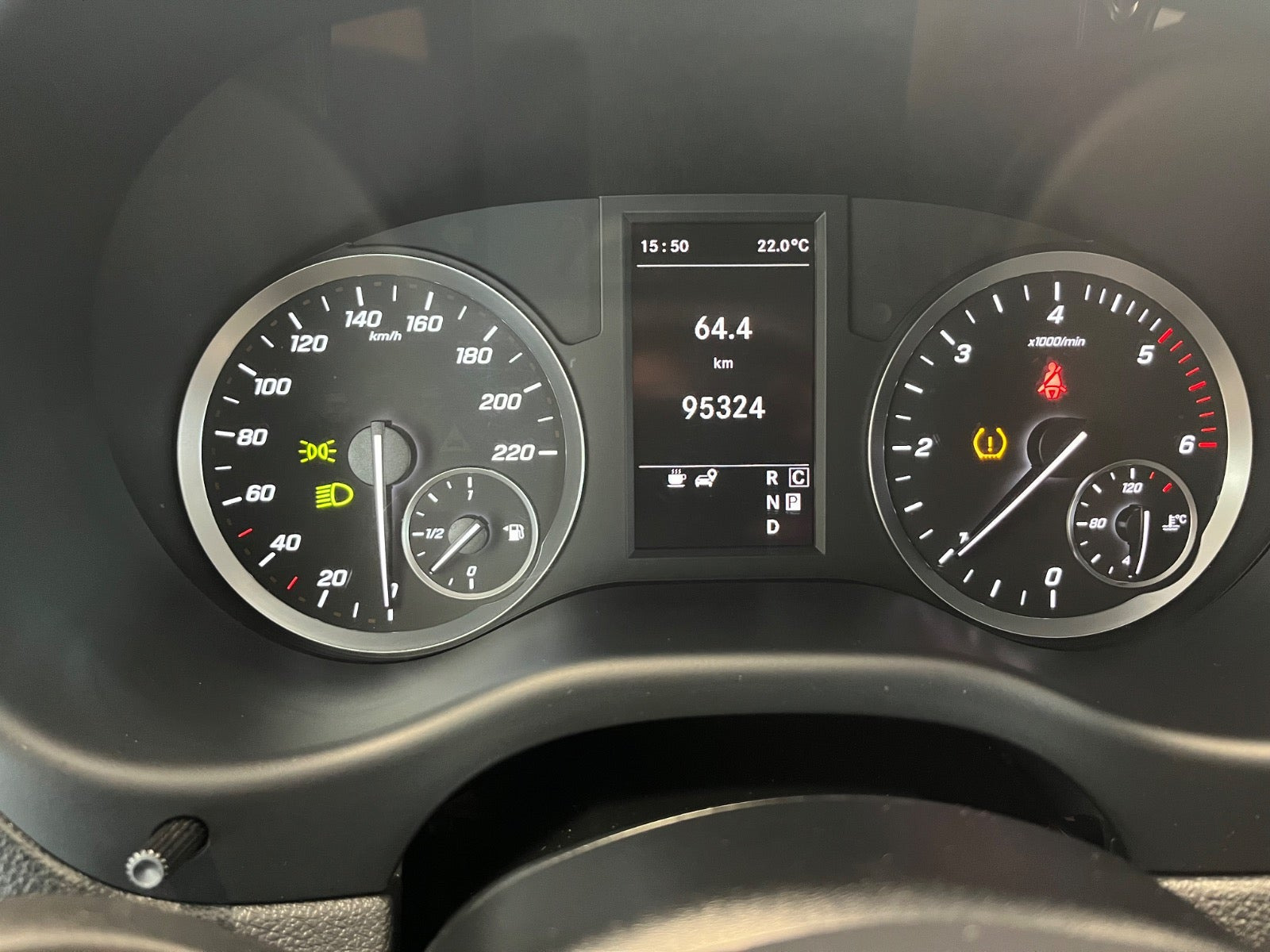 Sort Mercedes Vito 114 fra 2023