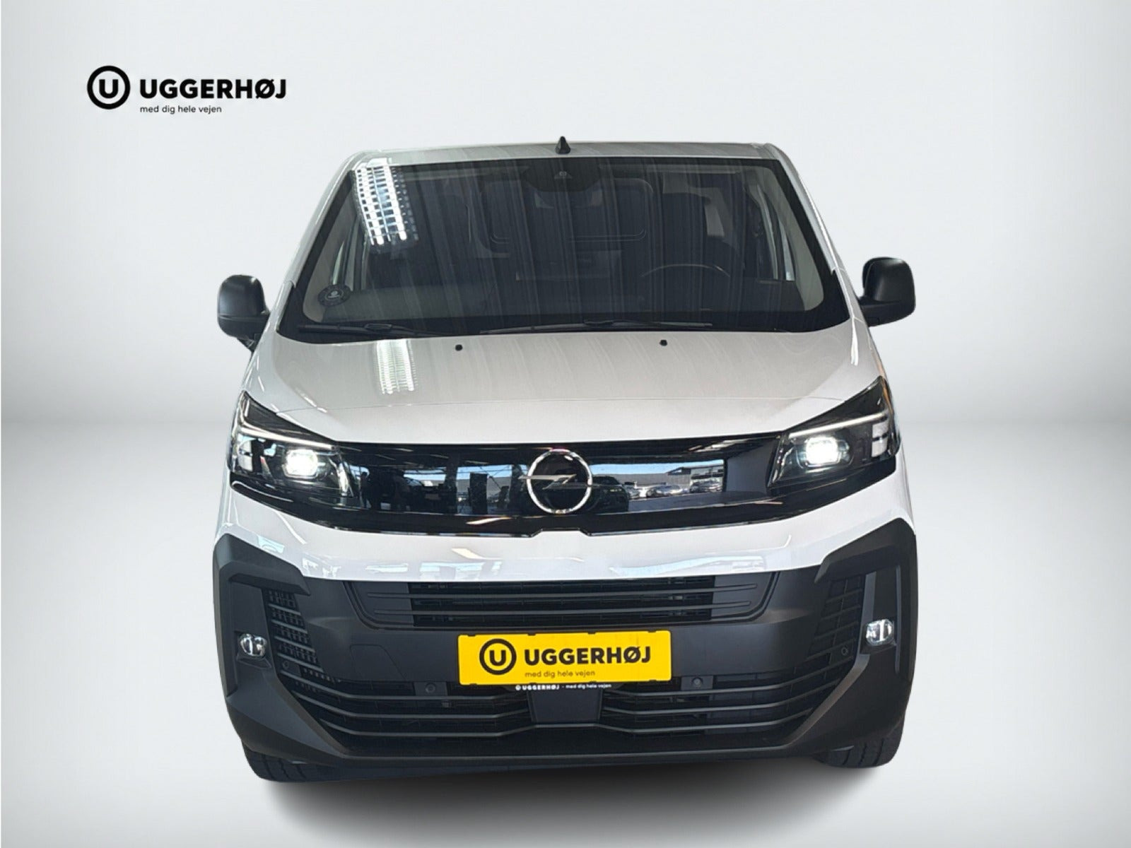 Hvid Opel Vivaro fra 2024