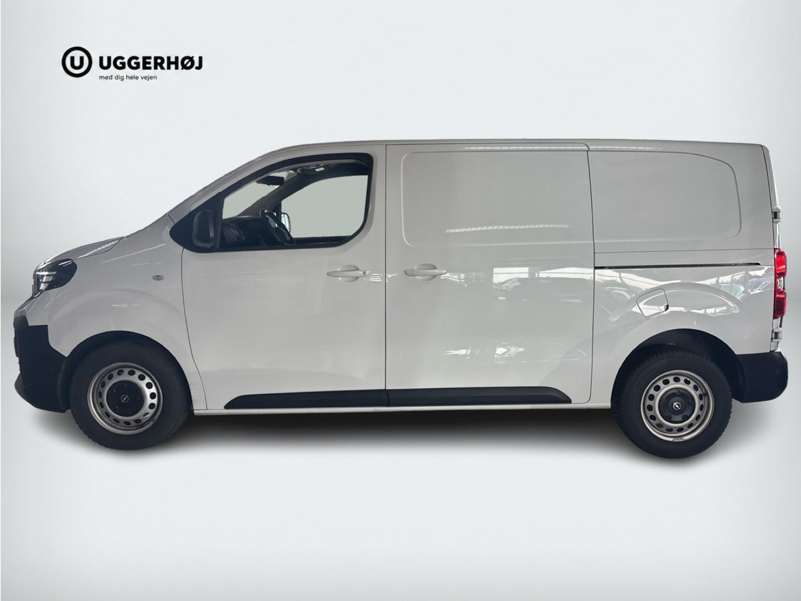 Hvid Opel Vivaro fra 2024