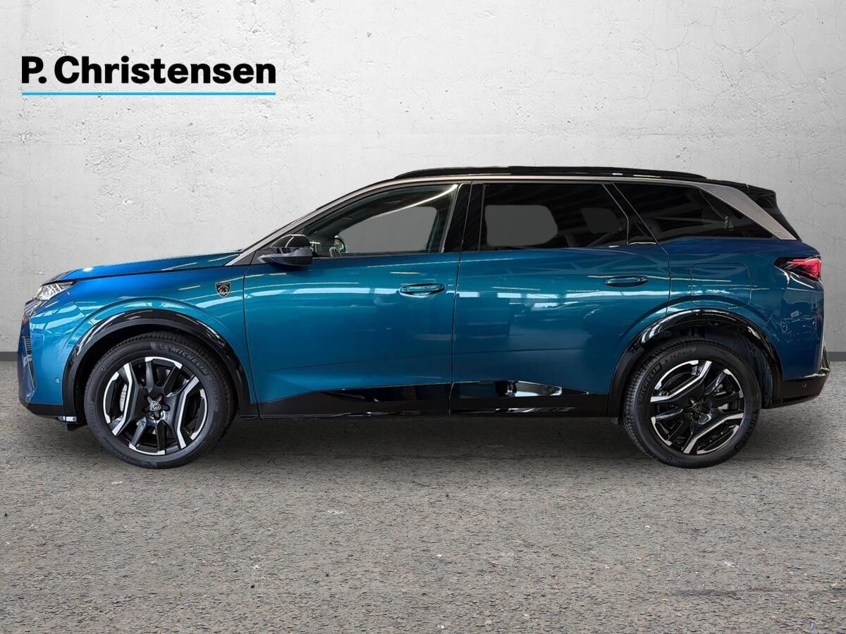 Blå Peugeot e-5008 fra 2025