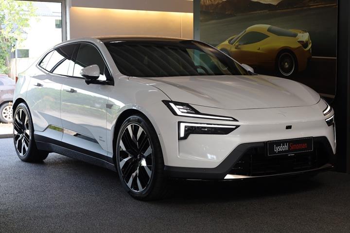 Hvid Polestar 4 fra 2026