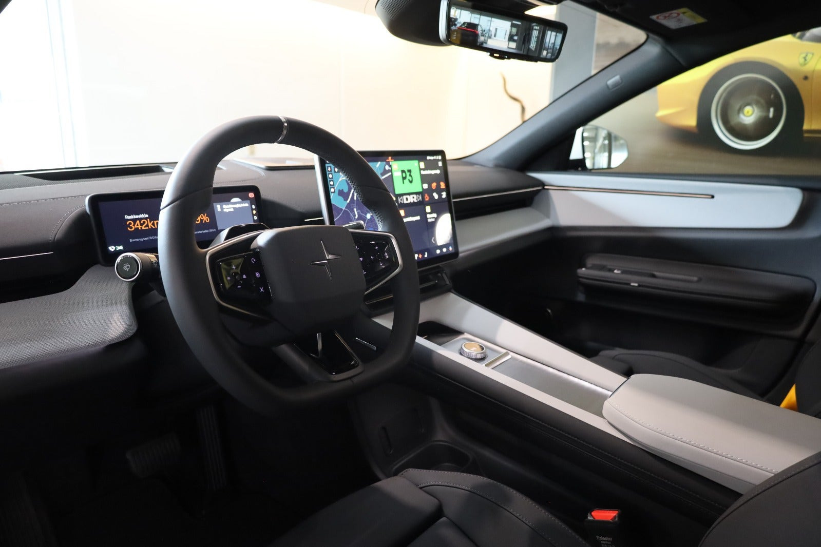 Hvid Polestar 4 fra 2026