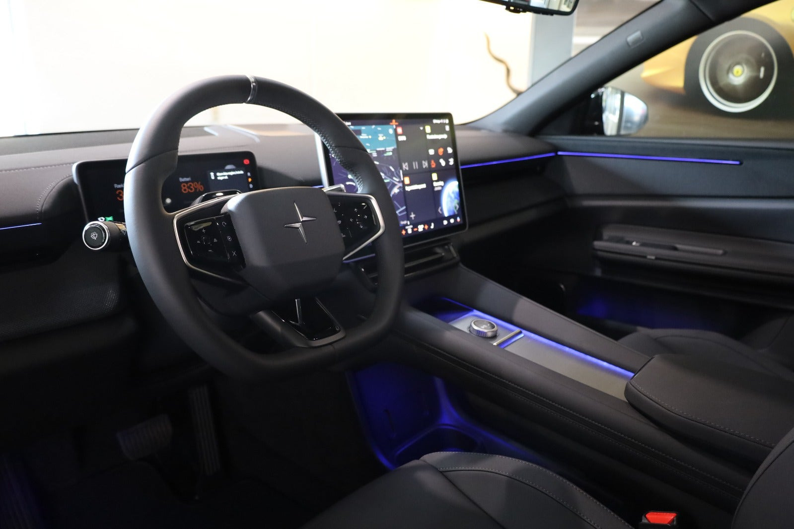 Sort Polestar 4 fra 2026