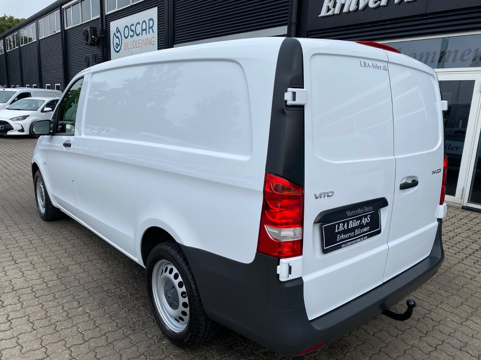 Hvid Mercedes Vito 114 fra 2022