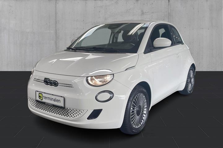 Hvid Fiat 500e fra 2023