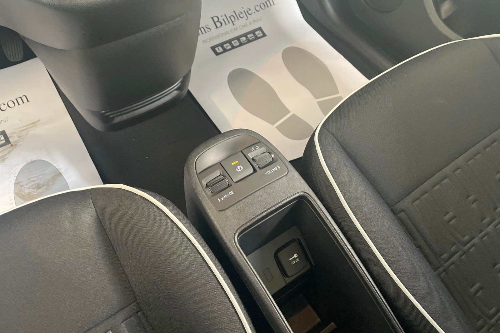 Hvid Fiat 500e fra 2023