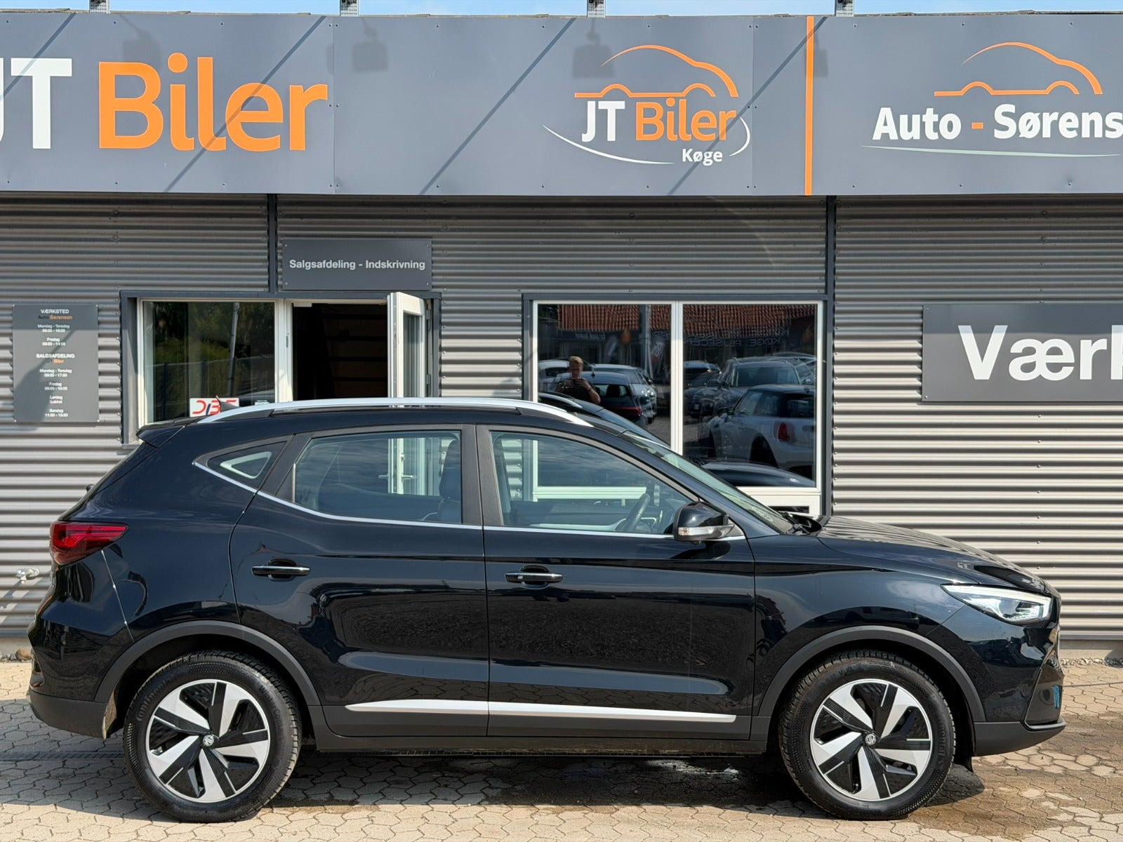 Sort MG ZS fra 2022