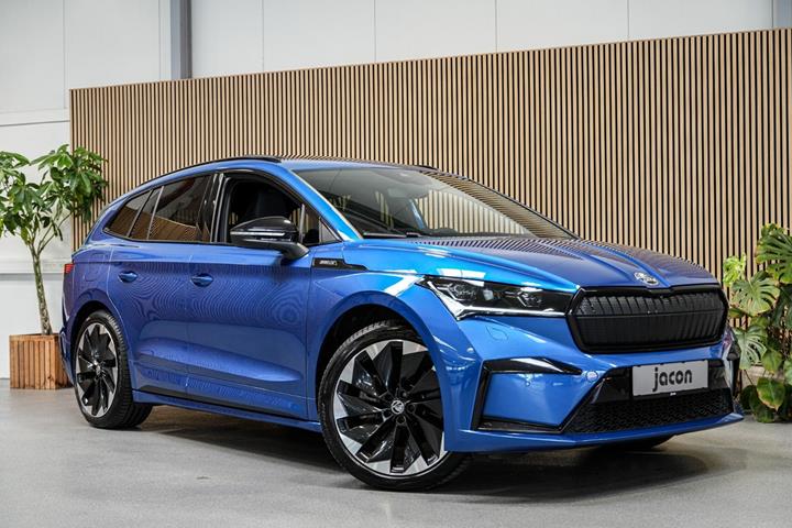Blå Skoda Enyaq fra 2021