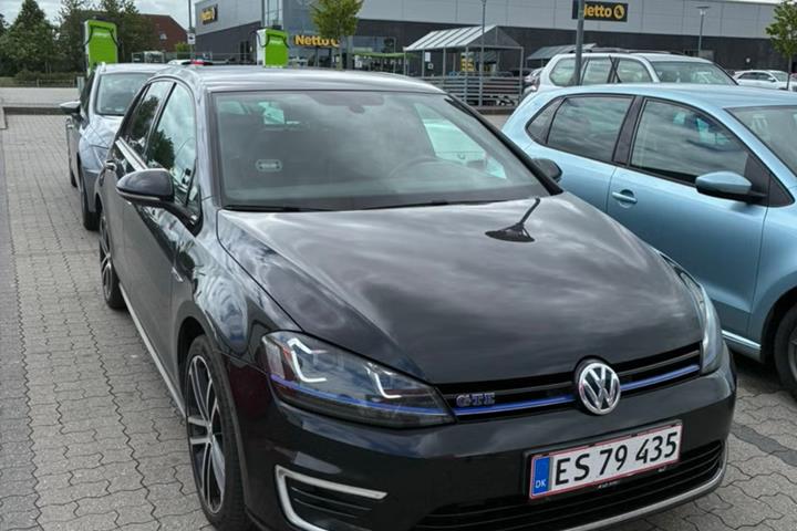 Sort VW Golf fra 2015