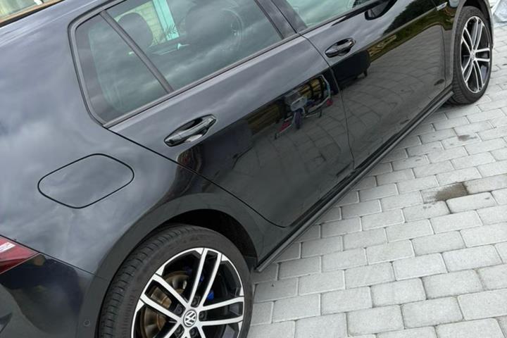 Sort VW Golf fra 2015