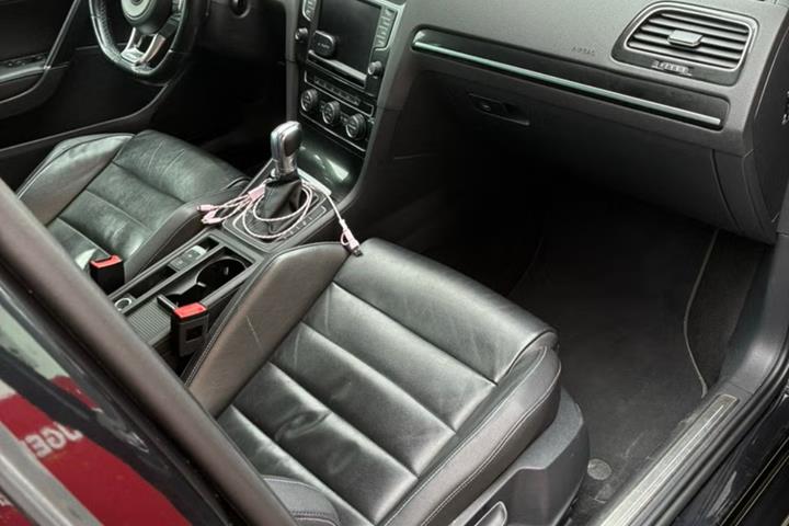 Sort VW Golf fra 2015