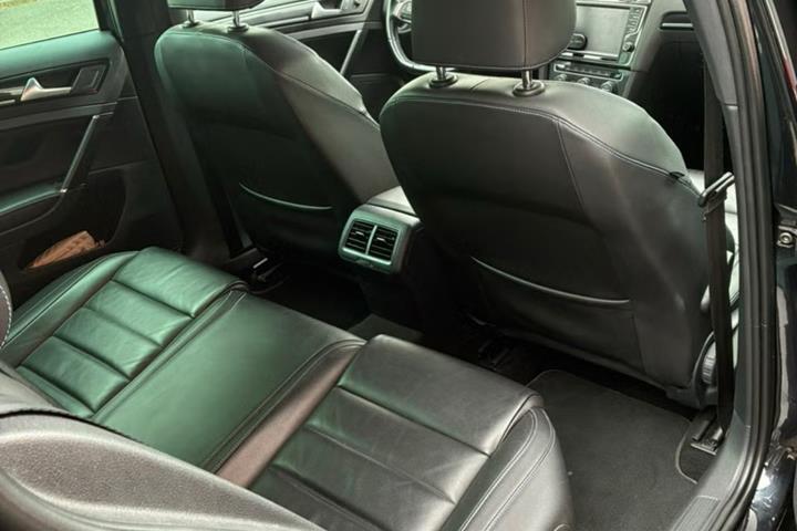 Sort VW Golf fra 2015