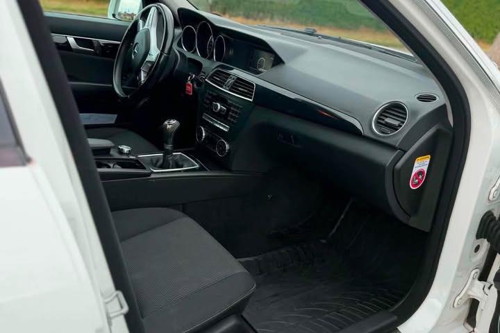 Hvid Mercedes C-Klasse fra 2013