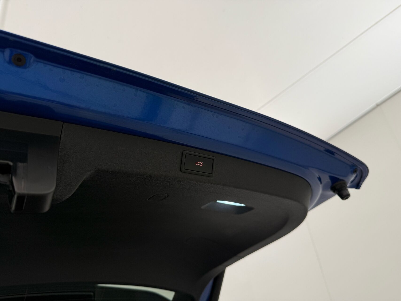 Blå Skoda Enyaq fra 2023