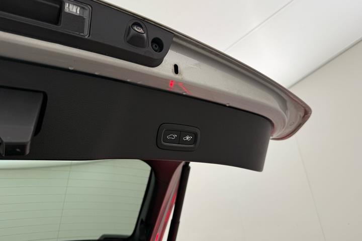 Sølv Volvo C40 fra 2023