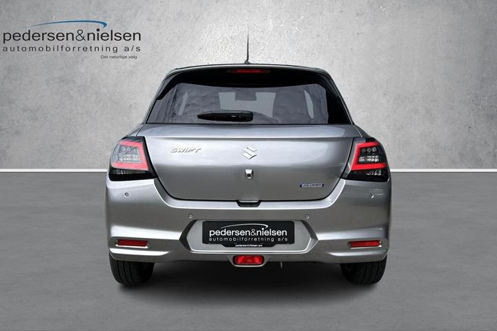Sølv Suzuki Swift fra 2024