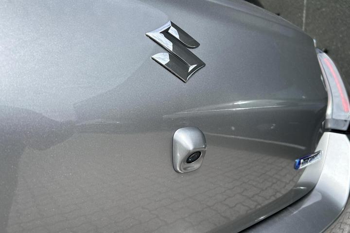 Sølv Suzuki Swift fra 2024
