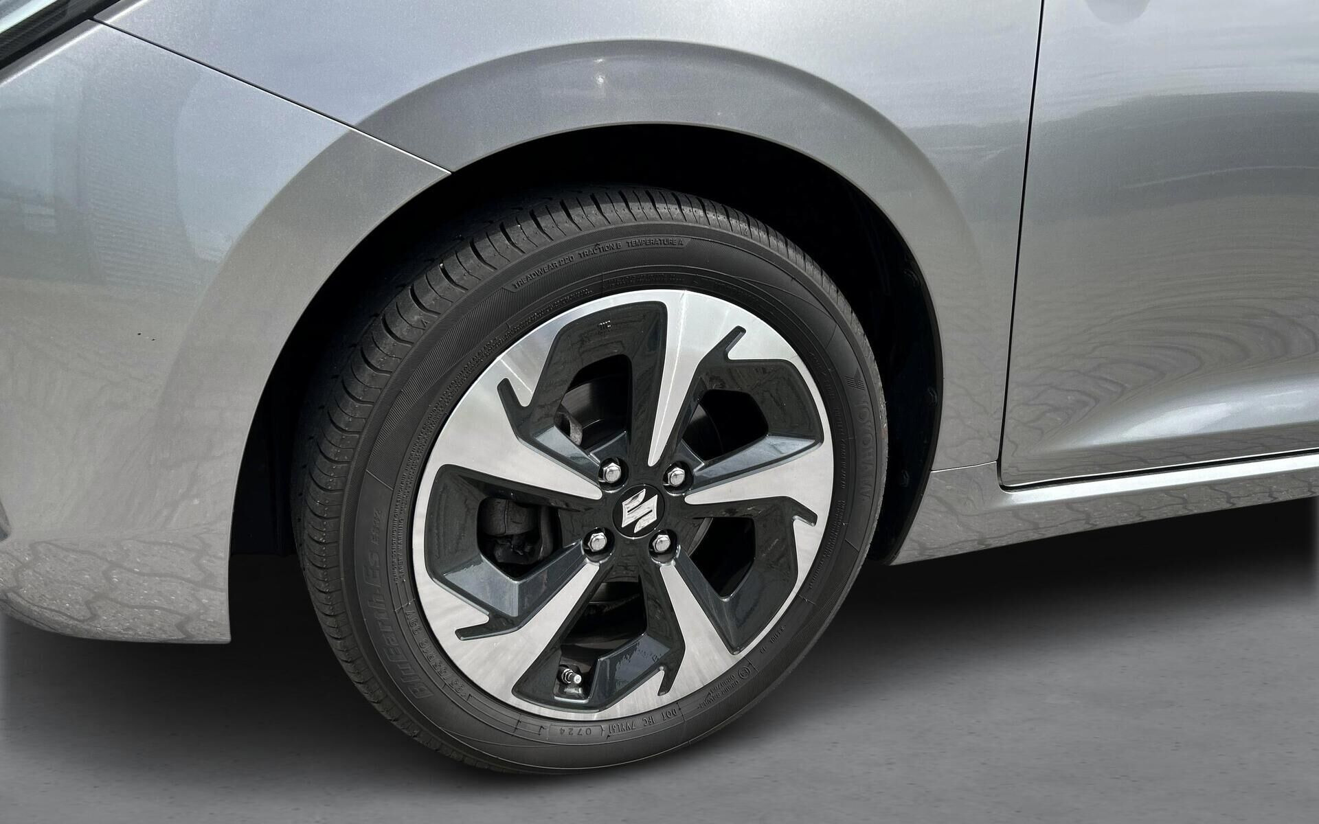 Sølv Suzuki Swift fra 2024