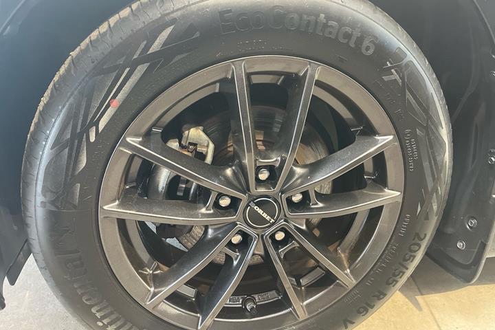 Sort Toyota Corolla fra 2023