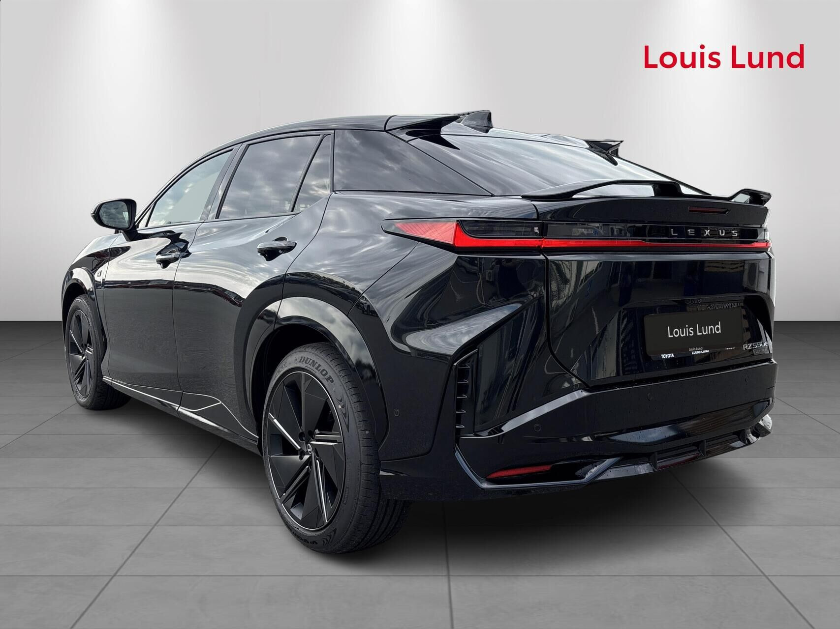 Sort Lexus RZ fra 2026