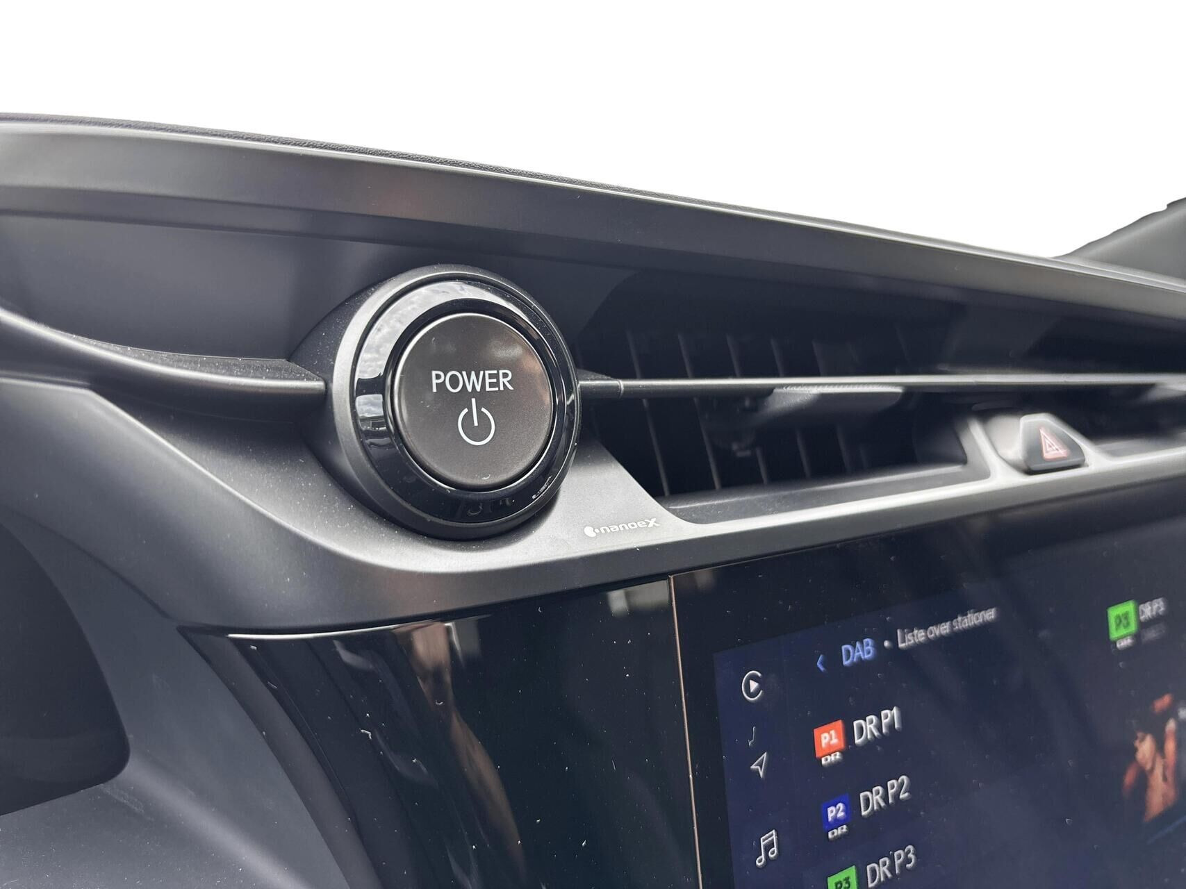 Sort Lexus RZ fra 2026
