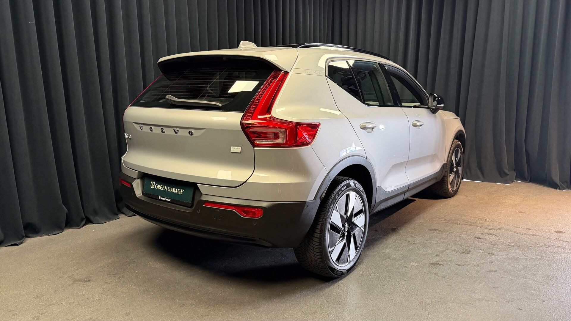 Sølv Volvo XC40 fra 2024