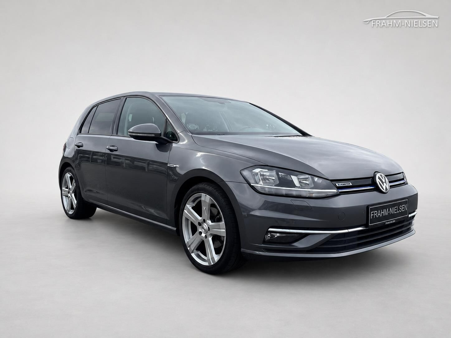 Grå VW Golf fra 2018