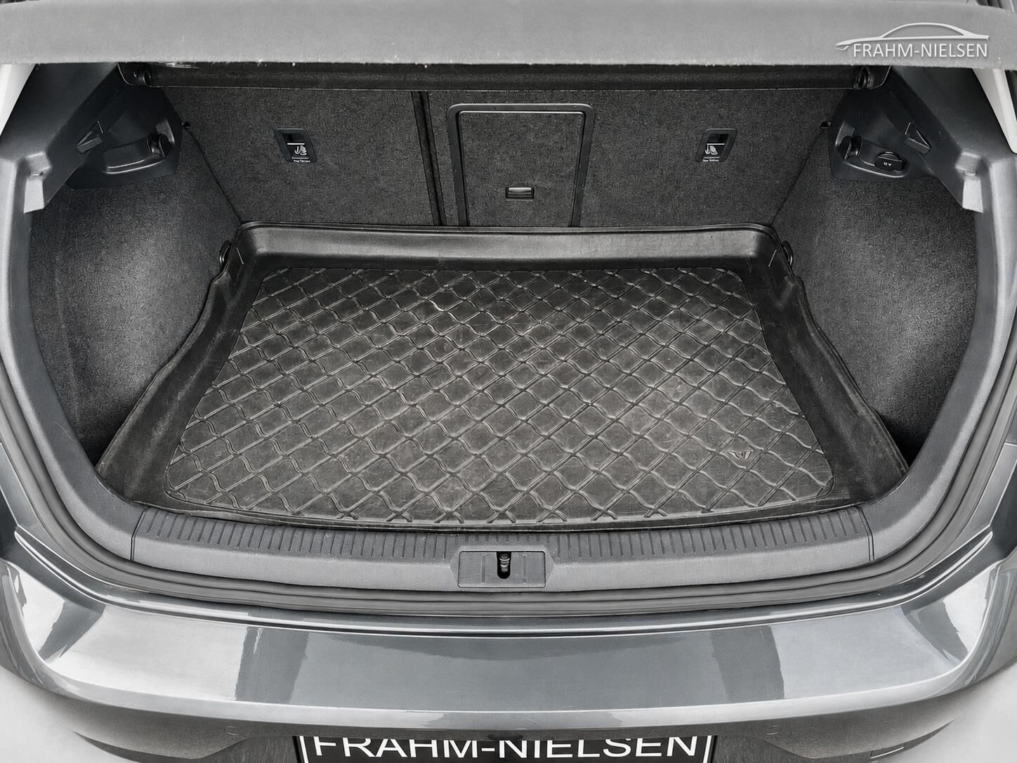 Grå VW Golf fra 2018