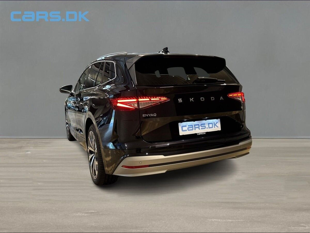 Sort Skoda Enyaq fra 2026
