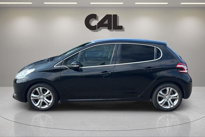 Sort Peugeot 208 fra 2015