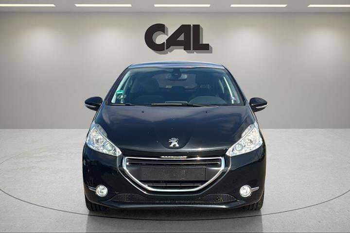 Sort Peugeot 208 fra 2015