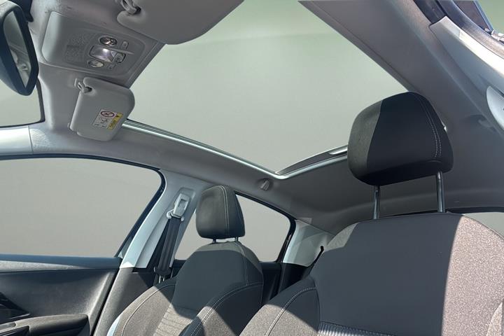 Sort Peugeot 208 fra 2015