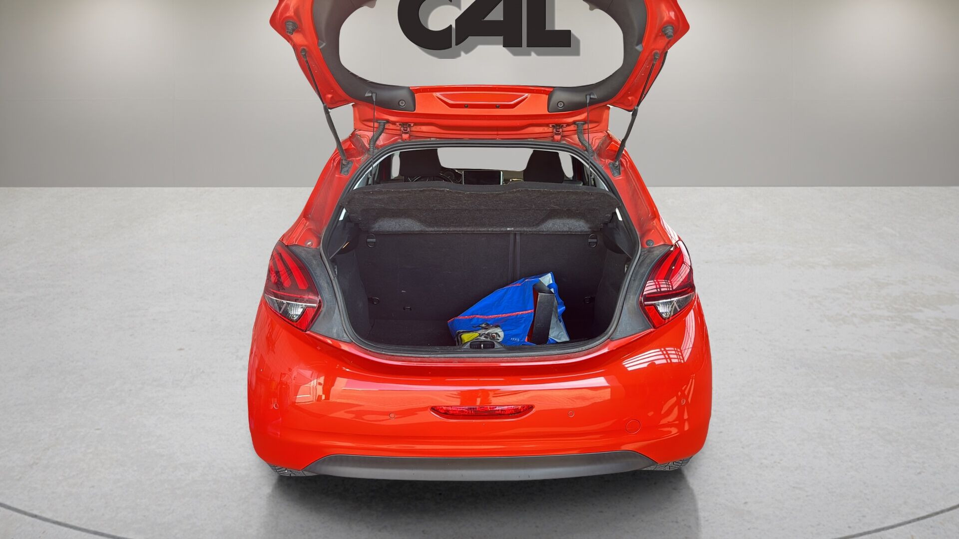 Orange Peugeot 208 fra 2015