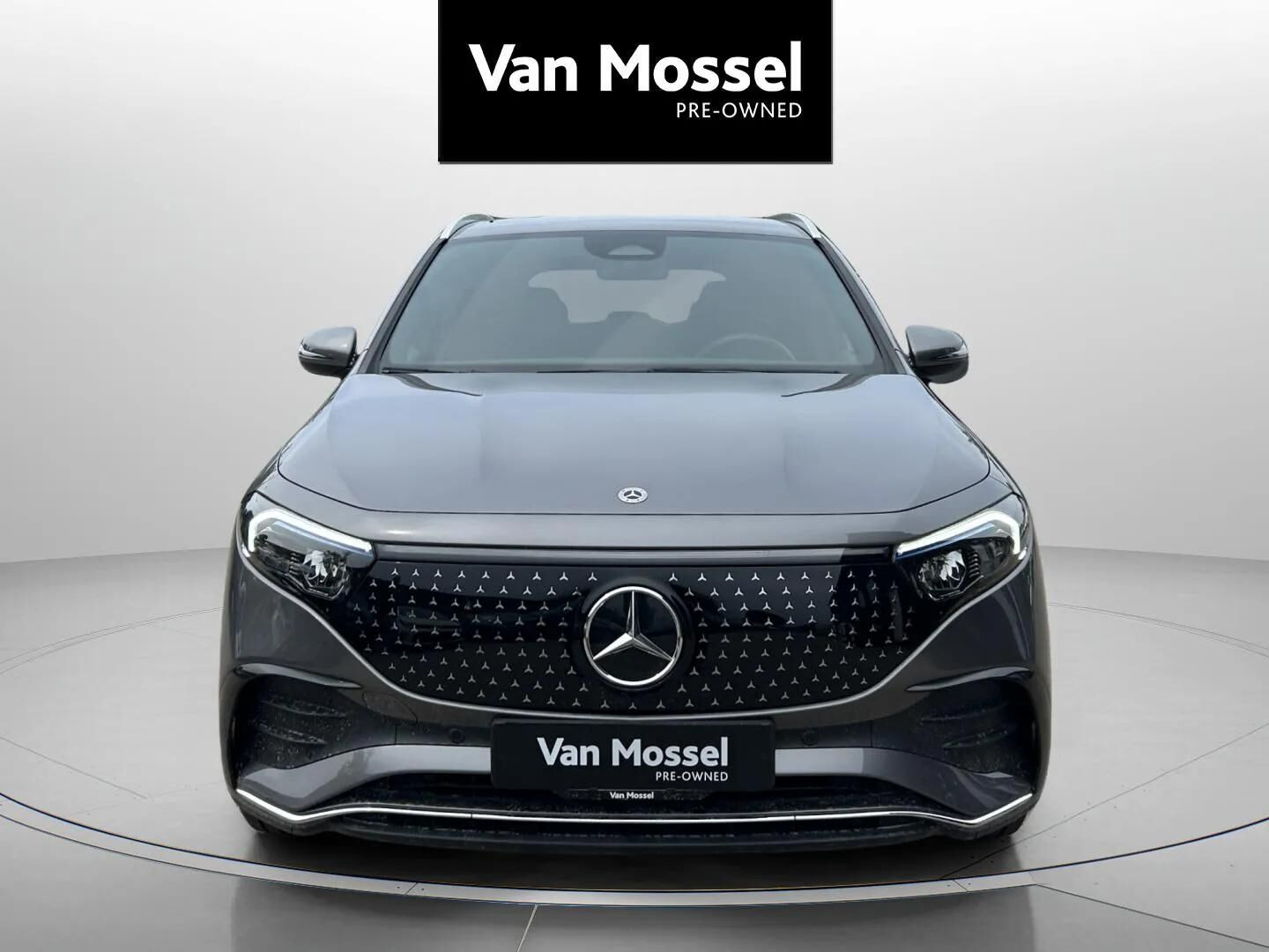 Grå Mercedes EQA 250+ fra 2024