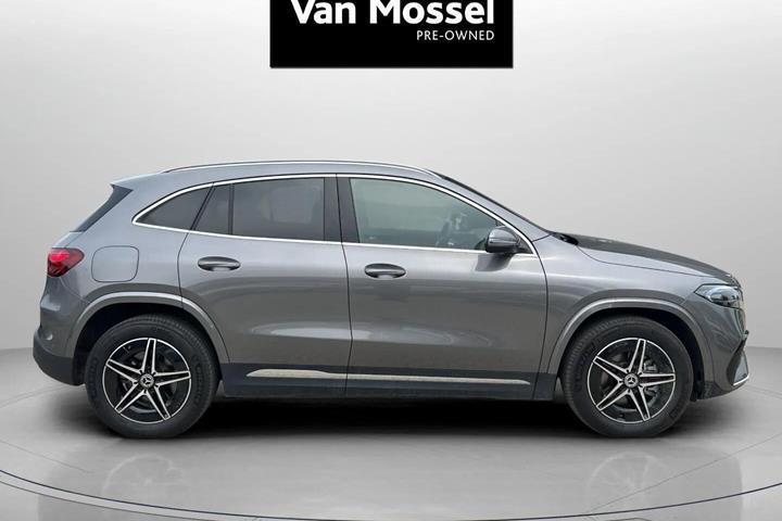 Grå Mercedes EQA 250+ fra 2024