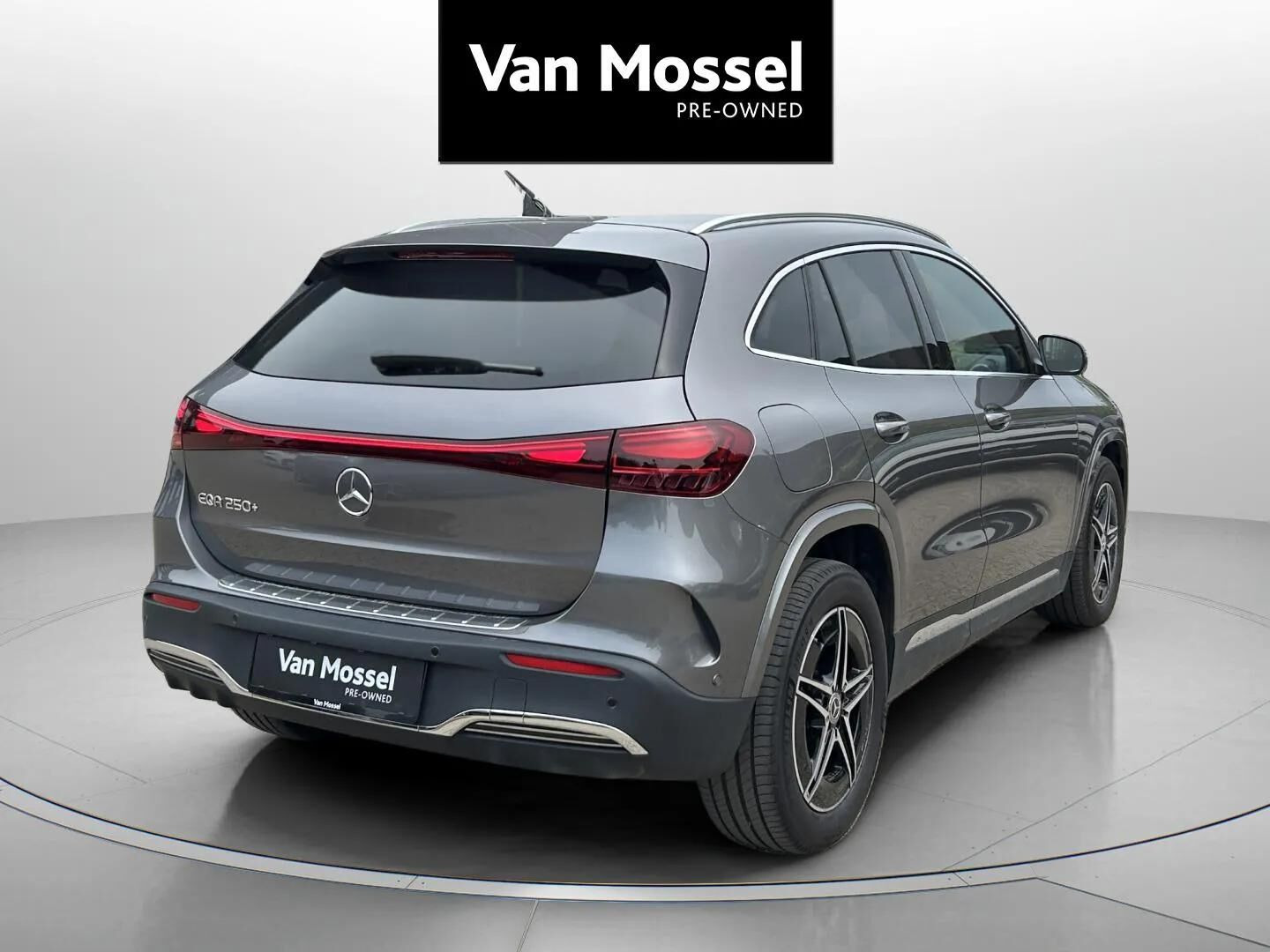 Grå Mercedes EQA 250+ fra 2024