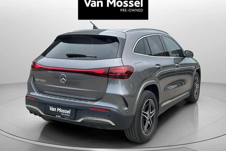 Grå Mercedes EQA 250+ fra 2024